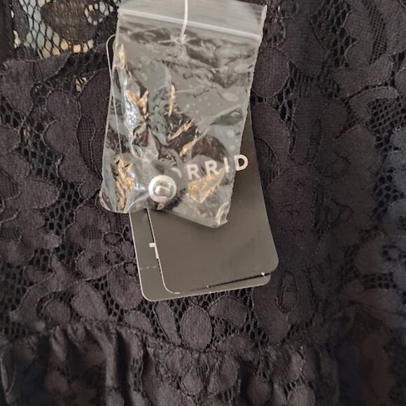 Torrid Black Lace Short Sleeve Tiered Blouse size 3X Layered - Picture 9 of 12